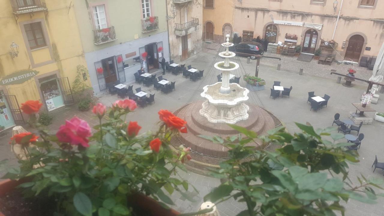 Villa Julia Bosa Bagian luar foto